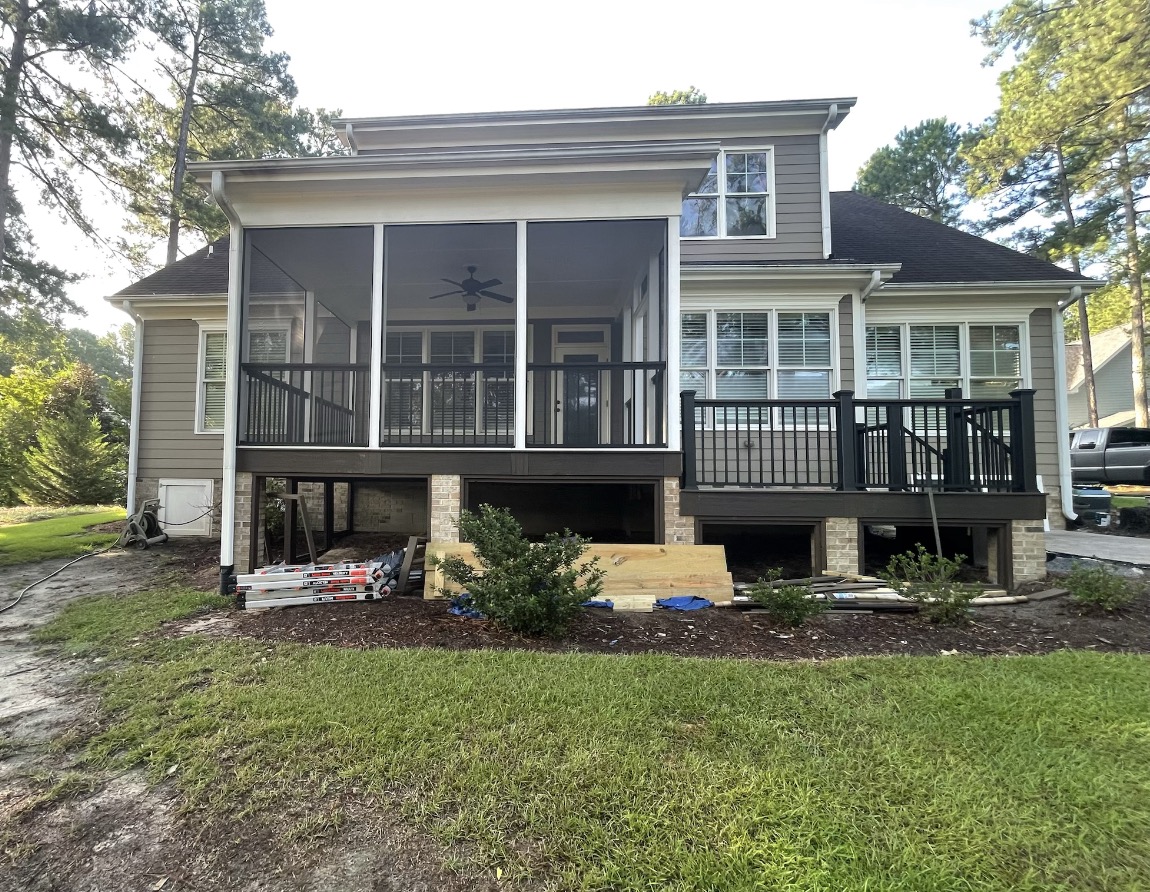 Screened Porch & Composite Deck